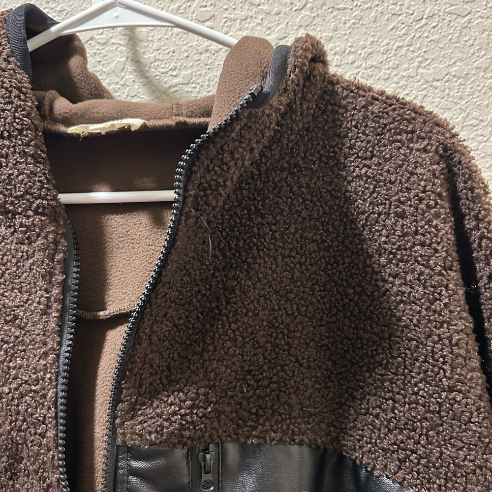 Ford Jacket - Picture 3 of 4